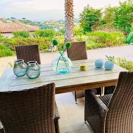 펜션 Behagliches Reihenendhaus Mit Schoner Terrasse *