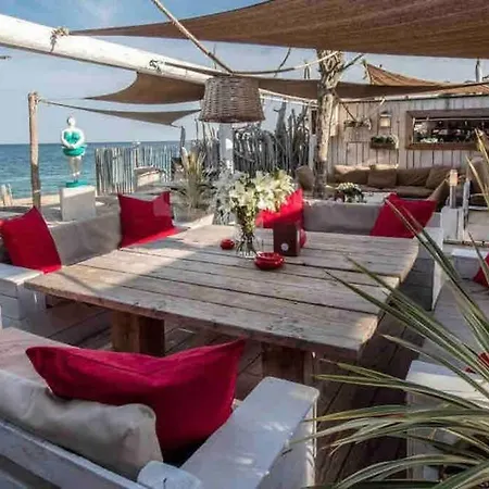 Behagliches Reihenendhaus Mit Schoner Terrasse *